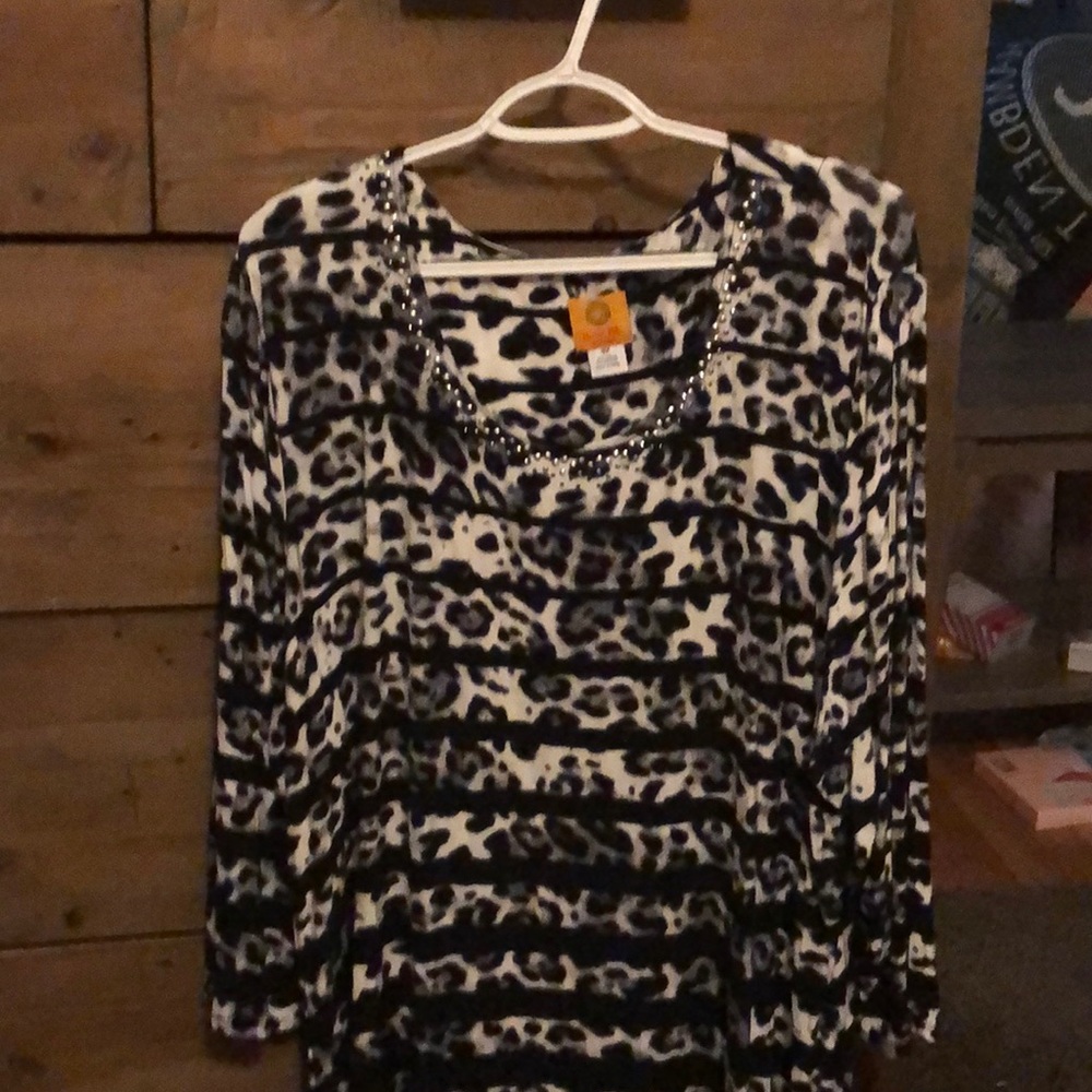 Black and white dress blouse